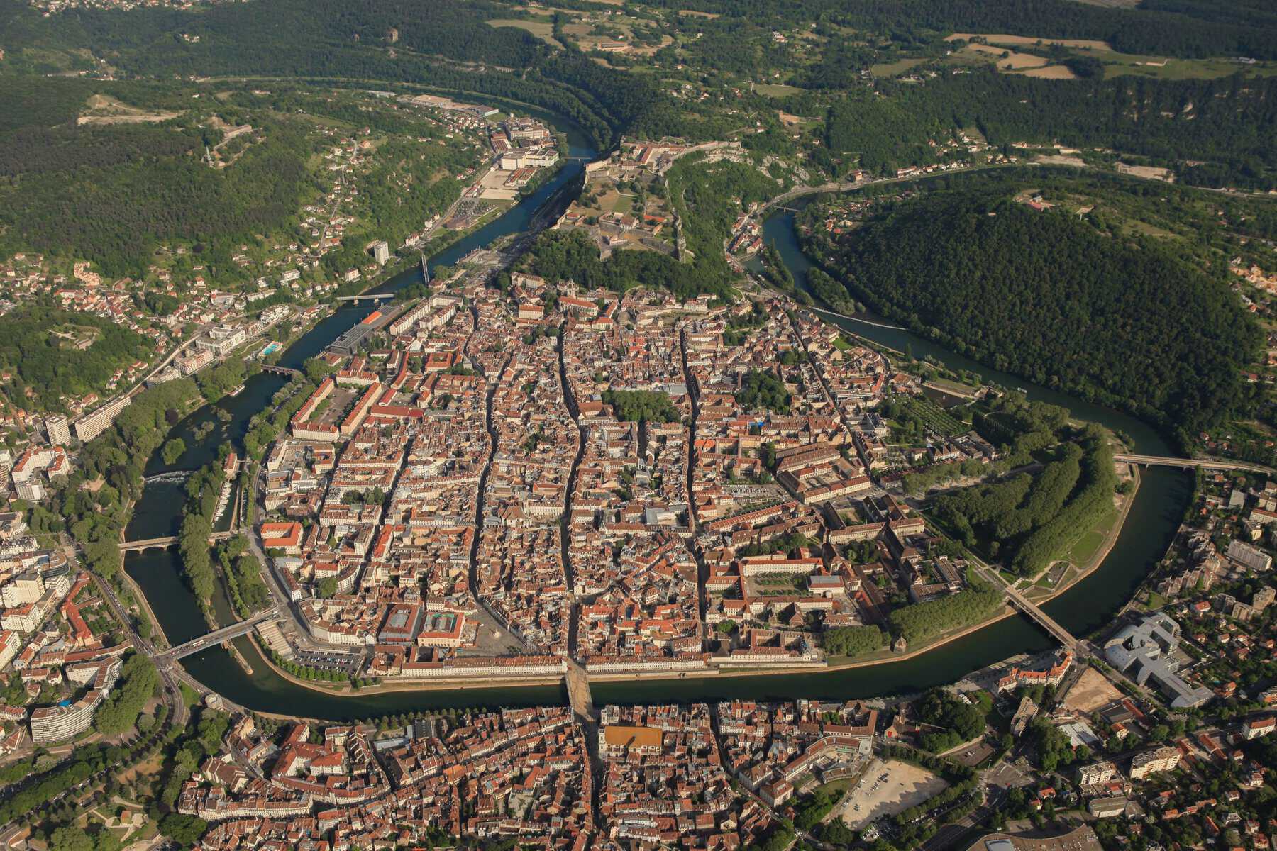 La Boucle de Besançon — cabinet de thérapie au bord du Doubs